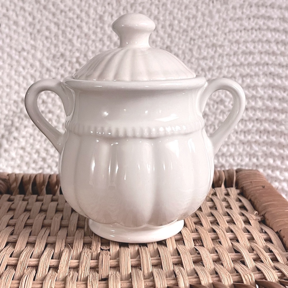 🌸3/$25 Target Home Vintage Farmhouse Stoneware Fluted Sugar Bowl with Lid